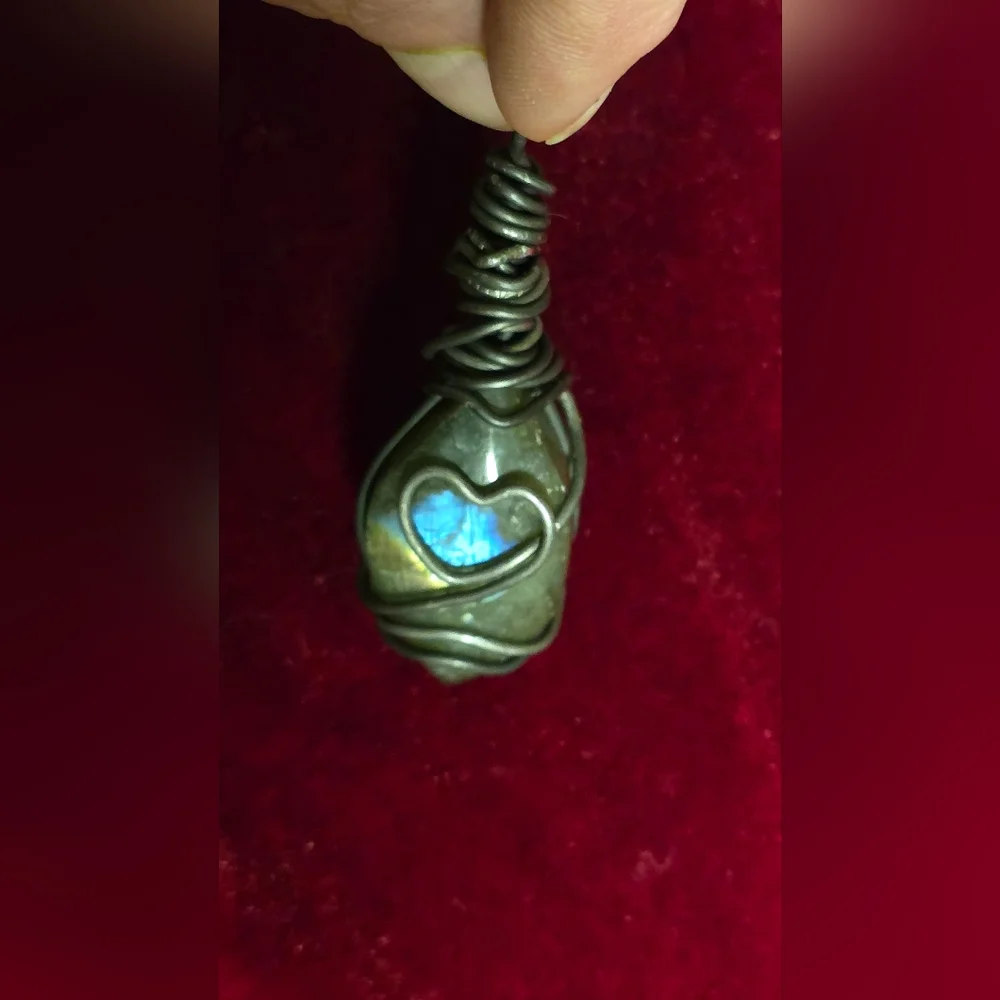 Wire Wrapped Stone Labradorite Pendant Necklace - Picture 4 of 10